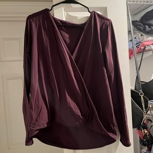 Lululemon scalloped open front twist top!